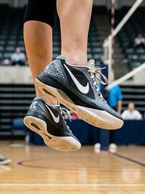 Nike Volley Zoom Hyperspike Volleyball Shoes Womens 9.5 black grey and white